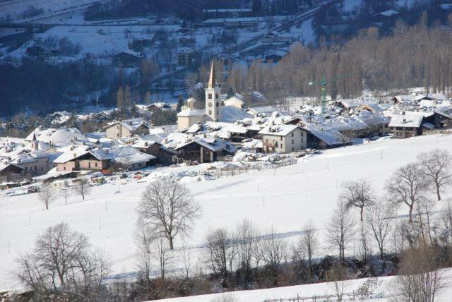 Appartamento Monte Bianco ลาซัลเล ภายนอก รูปภาพ